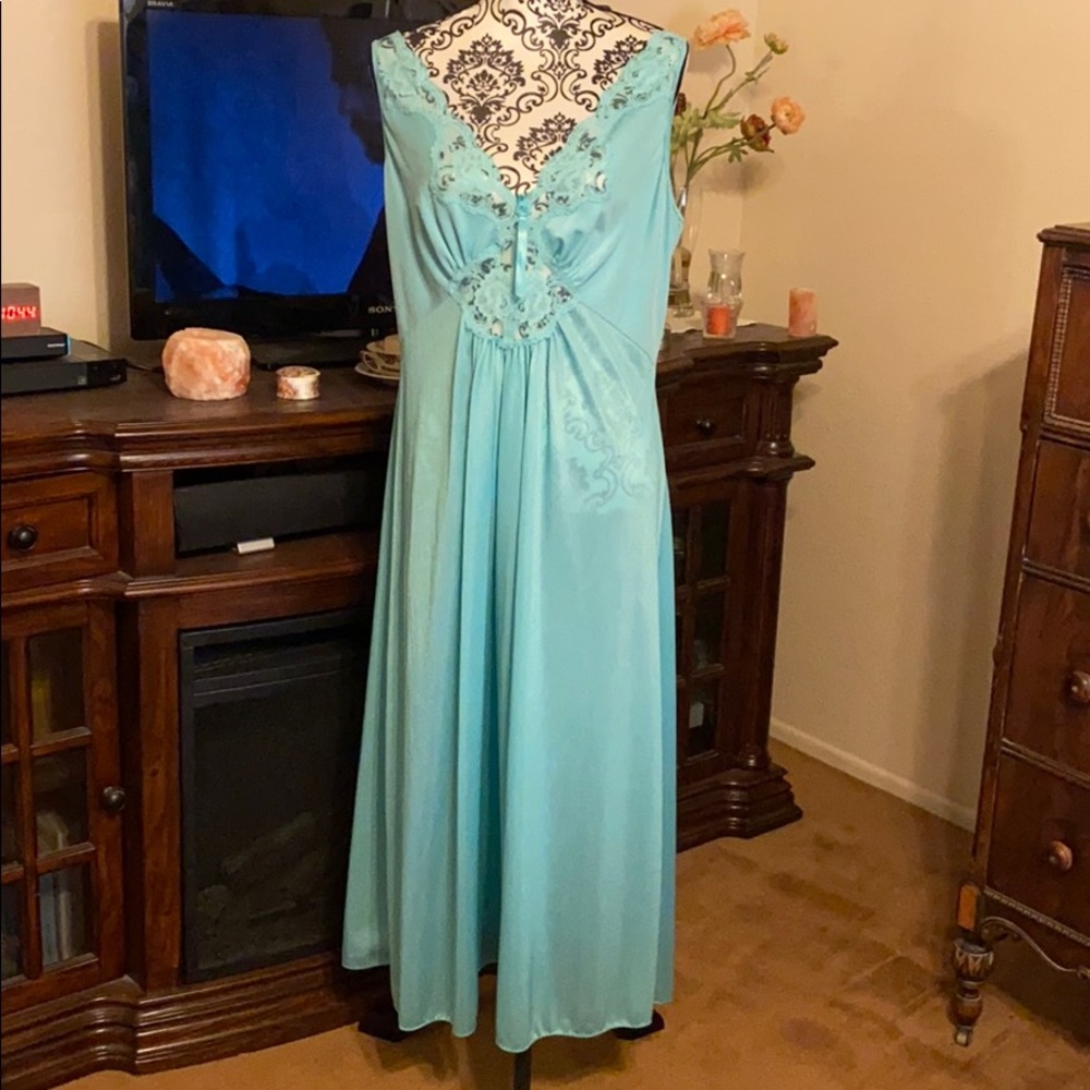 ADONNA WOMAN Nightgown